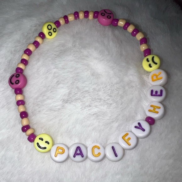 Melanie Martinez Trilogy Tour Friendship Bracelet - Picture 4 of 4